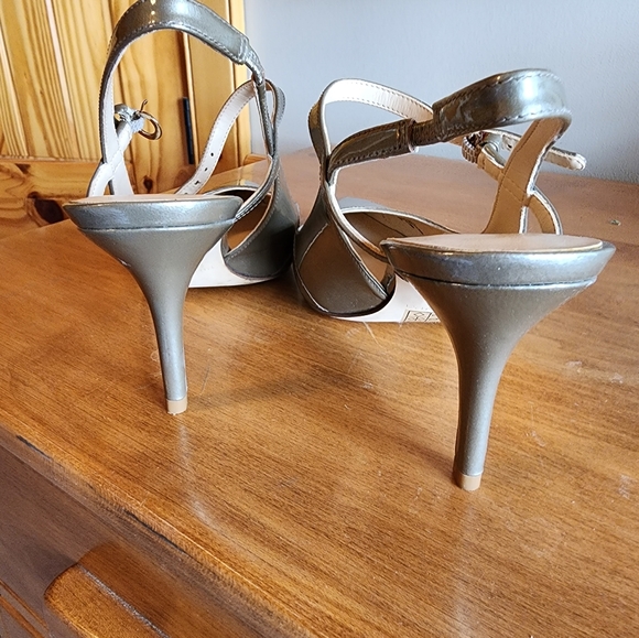 Shoe's - Picture 5 of 5